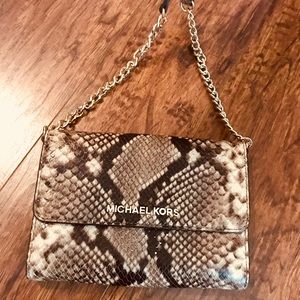 Micheal Kors Jetset travel handbag